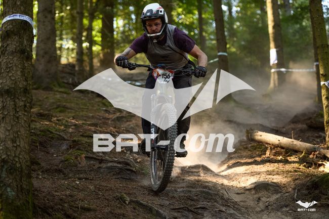 26_09_27_WissDam N°156 P2128